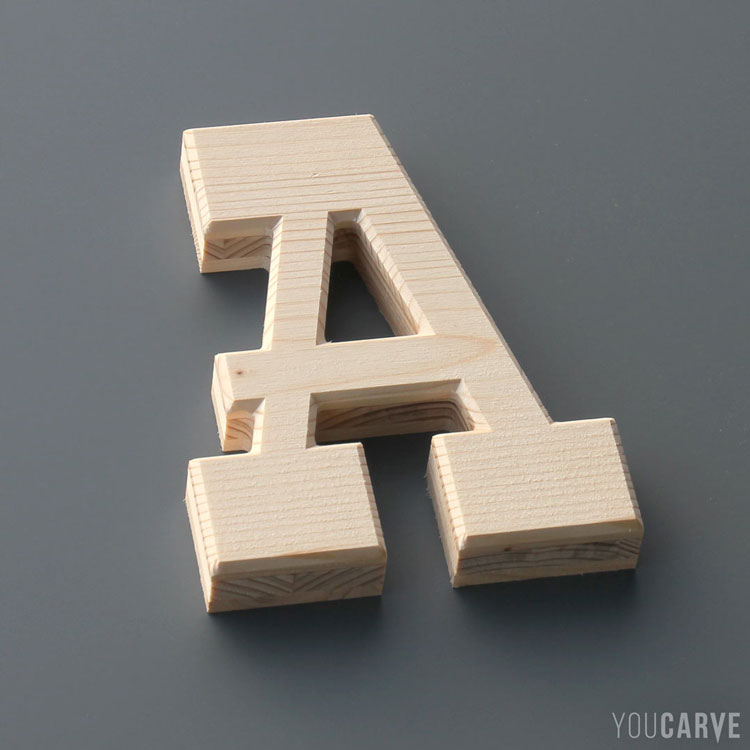 Lettre A en bois (épicéa 3 plis ép. 19 mm)
