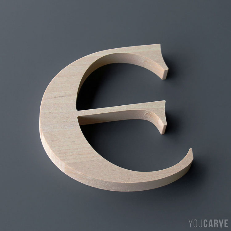 Lettre E en bois (hêtre lamellé-collé ép. 19 mm)
