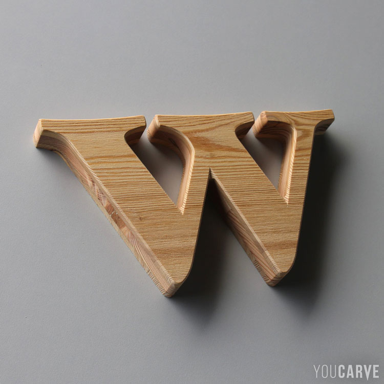 Lettre w en bois (mélèze 3 plis ép. 26 mm)