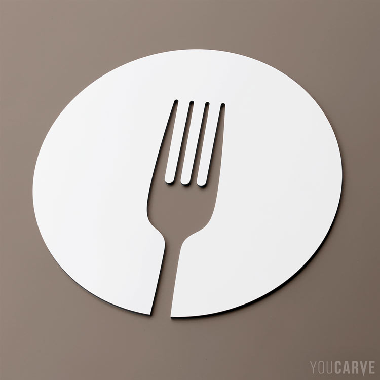 Forme découpée en alu-dibond (picto fourchette/restaurant) pour la signalétique ou la décoration