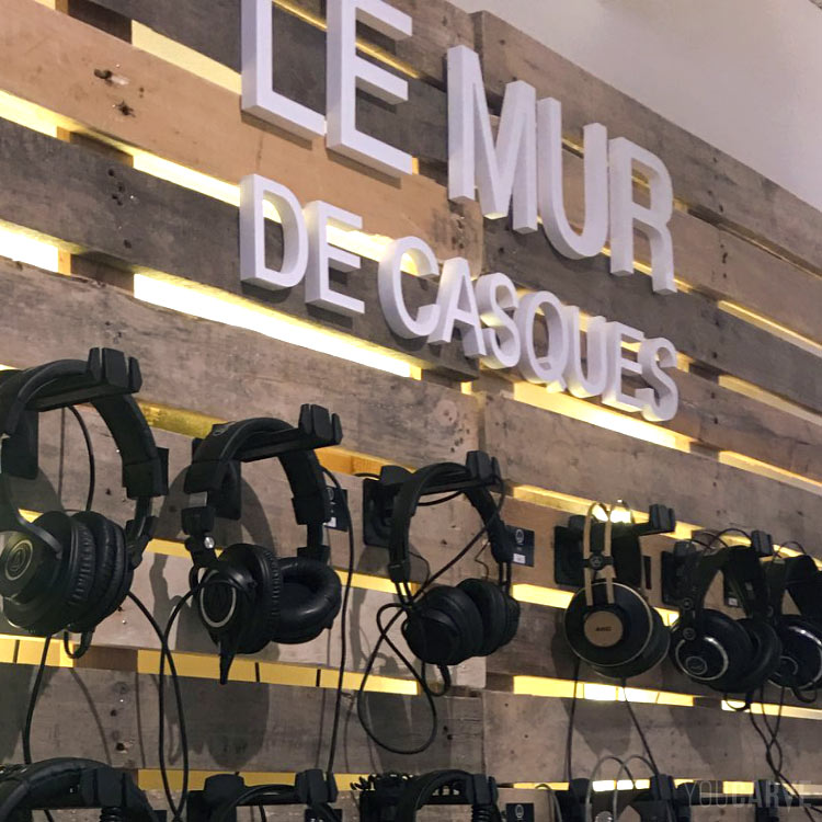 Signalétique magasin de musique à Paris, découpe de lettres 3D en PVC expansé blanc