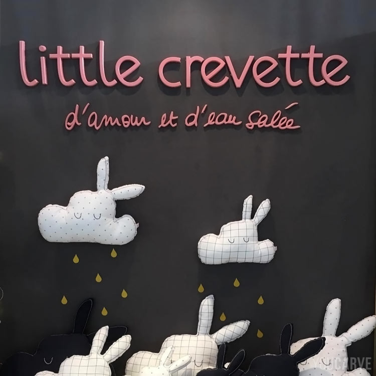Little Crevette (Mode enfant) - logo en 3D relief pour exposition salon.