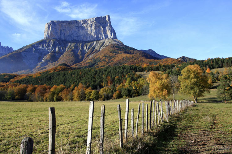 À quelques minutes de notre atelier : le Mont Aiguille, symbole du Trièves.