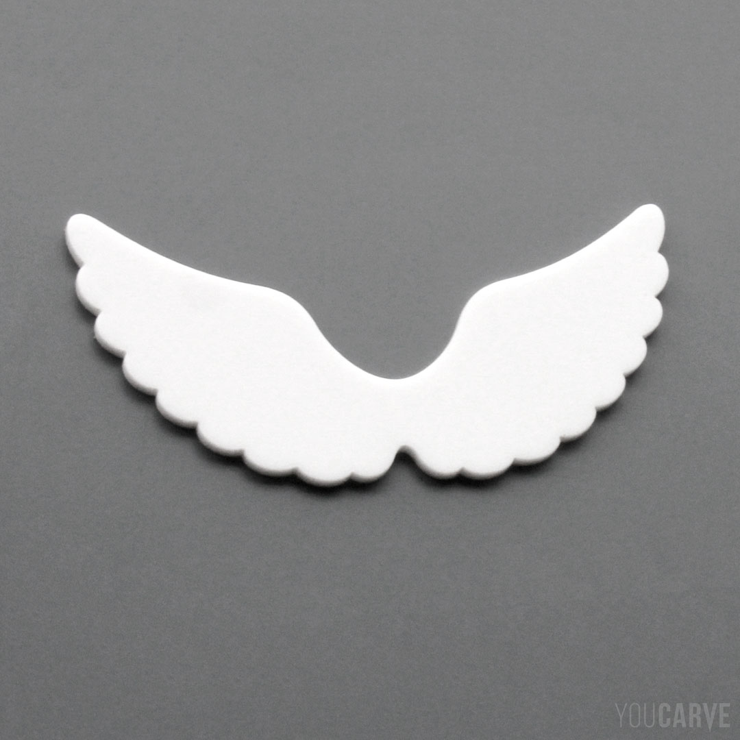 Silhouette d’ailes d’ange en plexi (PMMA blanc mat épaisseur 3 mm), pour l’enseigne, la signalétique et la décoration.